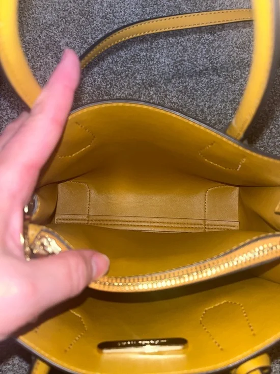 Michael Kors Mercer bag in Marigold - Picture 8 of 11